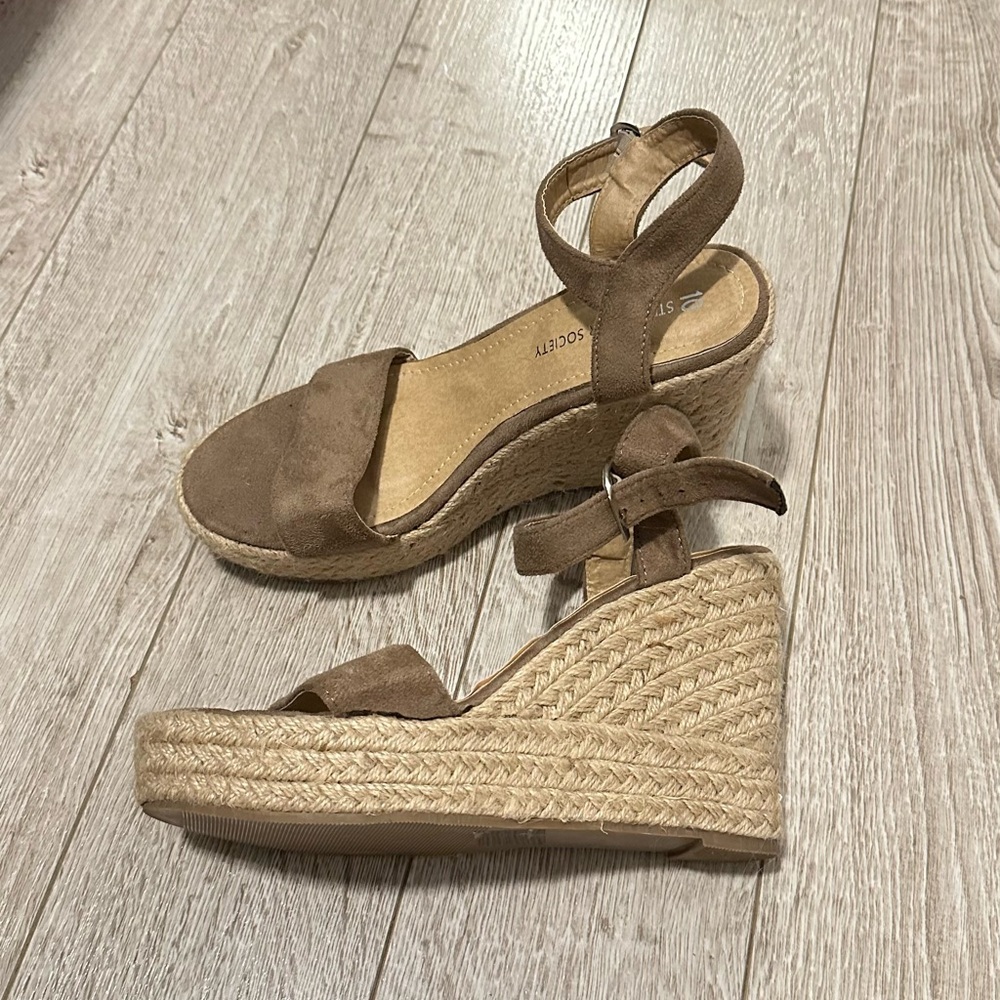 Brown Wedges with Rope-y Texture NEVER WORN Size 10